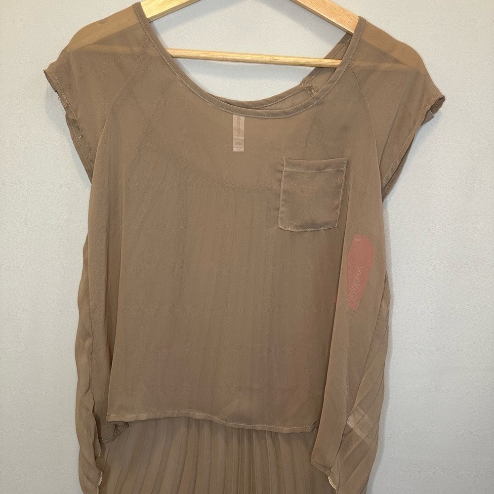 Xhilaration Blouse Womens Size M Pleated Back High Low Hemline Cap Sleeve Boho